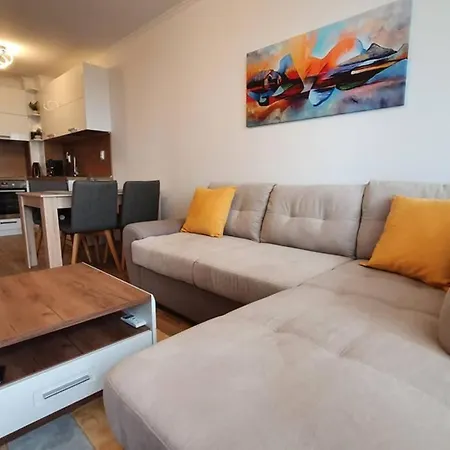Brand New Luxury In Zornitsa Daire Burgaz